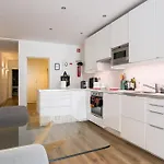 Cozy In Amazing Location! Апартаменты *