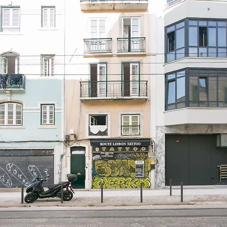 Cozy In Amazing Location! *